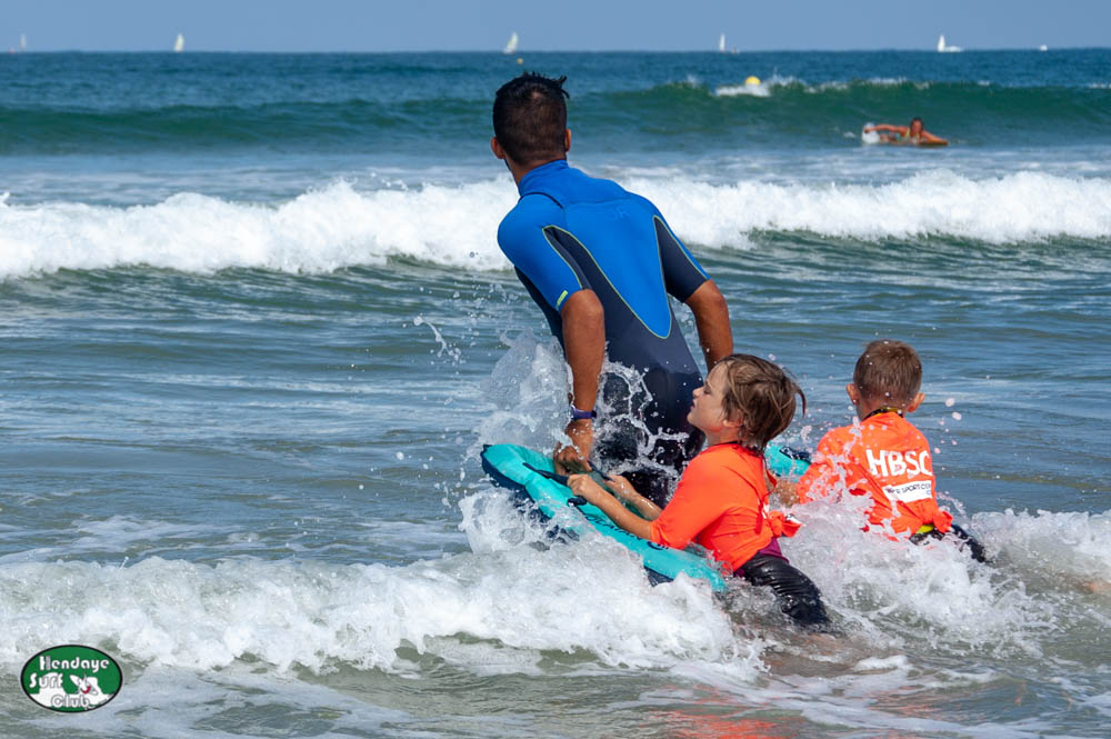 Enfants du HBSC testent les bodyboads Water Sport